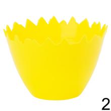 Dve farebné misky vajce v žltej a zelenej farbe.