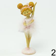 Ružová baletka s perím, dekorácia do záhrady.