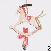 Závesný koník mix vianočných dekorácií.