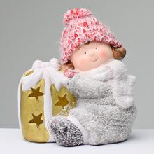 Vianočná dekorácia LED deti s darčekom, keramika, 16 cm.