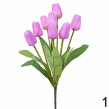 Kytica umelých tulipánov v mixe farieb.