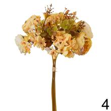 Kytica z umelých kvetov s pivonkami a hortenzijami v mixe farieb.