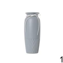 Obal váza s výrezom v mixe farieb, výška 25,5 cm.