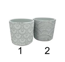 Dva keramické kvetináče s dekoratívnym vzorom.