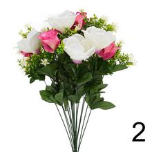 Kytica umelých kvetov magnólie a ruže v mixe farieb.