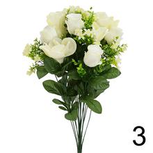 Kytica umelých kvetov magnólie a ruže v mixe farieb.