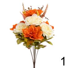 Kytica umelých kvetov s ružami a dahliami v mixe farieb.