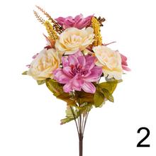 Kytica umelých kvetov s ružami a dahliami v mixe farieb.