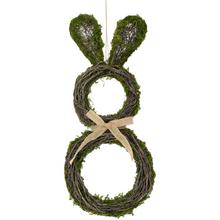 Závesný dekoratívny zajac z prútia s machom.