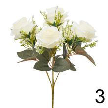 Kytica umelých ruží v mixe farieb.