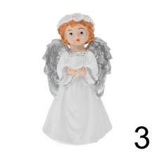 Biely dekoratívny anjel s ružovým venčekom.