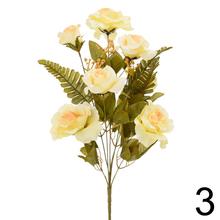 Kytica umelých ruží v mixe farieb.