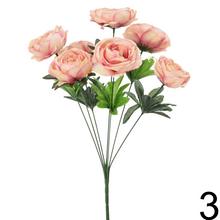 Kytica umelých ruží v mixe farieb.