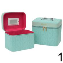 Kufrík na doplnky v mix farbách s cik-cak vzorom.