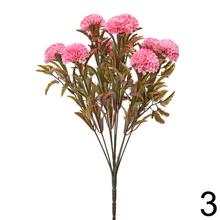 Kytica púpavky s mixom farieb a kvetov.