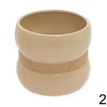 Obal keramický s povrazom, 2 varianty, priemer 14,5 cm, výška 13 cm.