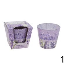 Voňavá sviečka Lovely Lavender v sklenenom obale.