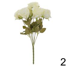 Kytica umelých ruží v mixe farieb.