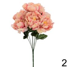 Kytica umelých pivónií v mixe farieb.