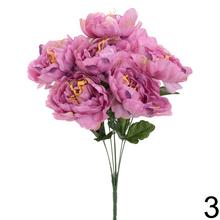 Kytica umelých pivónií v mixe farieb.