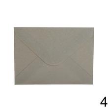 Obálky 8x11 cm v mixe farieb, balenie po 10 kusoch.