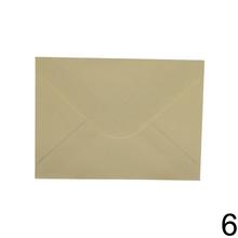 Obálky 8x11 cm v mixe farieb, balenie po 10 kusoch.