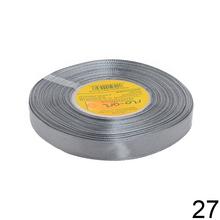 Mix farieb saténových stúh v rôznych odtieňoch.