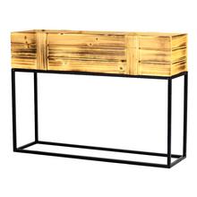 Obal na kvety v hnedej farbe s čiernym rámom.