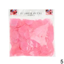 Umelé lupene ruží v červenej farbe, 300 kusov.