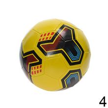 Miešané lopty rôznych farieb a dizajnov.