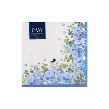 Modré servítky s kvetinovým vzorom.