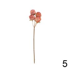 Umelé kvety ruže viackveté bez listov v rôznych farbách.