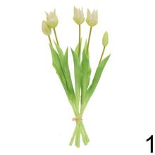 Kytica umelých tulipánov v mixe farieb.