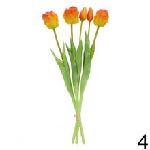 Kytica umelých tulipánov v mixe farieb.