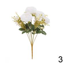 Kytica umelých ruží v mixe farieb.