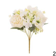 Kytica umelých kvetov s anglickými ružami a hortenziou.