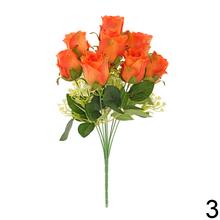 Kytica umelých ruží s drobnými kvetmi a zeleňou, mix farieb.