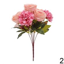 Kytica umelých kvetov s ružami a pivóniami v mixe farieb.