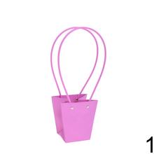 Taška na kvety v rôznych farbách s dlhými rúčkami.