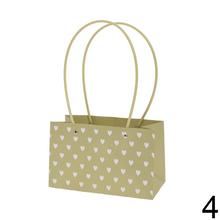 Taška srdce s červenými a ružovými srdiečkami.