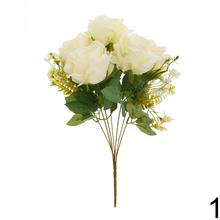 Kytica umelých ruží v mixe farieb.