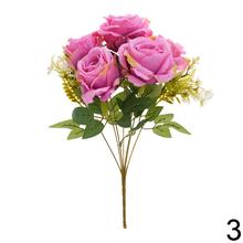 Kytica umelých ruží v mixe farieb.