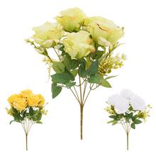 Kytica umelých ruží v mixe farieb.