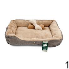 Pelech s vankúšom a hračkou pre psa