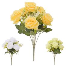 Kytica umelých ruží v mixe farieb.