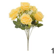 Kytica umelých ruží v mixe farieb.