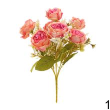 Kytica ranunkulus s mixom farieb.