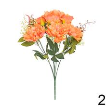 Umelé kvety pivónie v jesenných farbách.