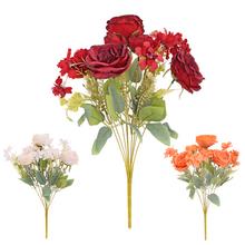 Kytica umelých ruží v mixe farieb.