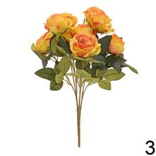 Kytica umelých ruží v mixe farieb.